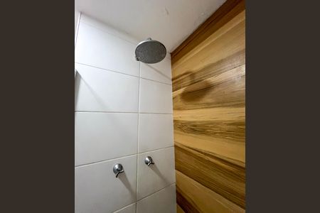 Apartamento para alugar com 60m², 2 quartos e 1 vagaDetalhe do banheiro