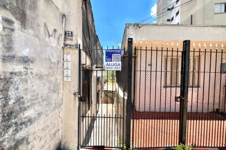 Casa para alugar com 20m², 1 quarto e sem vaga Casa para alugar com 20m², 1 quarto e sem vagaFachada