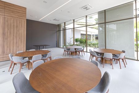 Apartamento para alugar com 142m², 3 quartos e 3 vagas Apartamento para alugar com 142m², 3 quartos e 3 vagasÁrea comum - Salão de festas