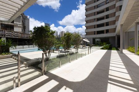 Apartamento para alugar com 142m², 3 quartos e 3 vagas Apartamento para alugar com 142m², 3 quartos e 3 vagasÁrea comum - Piscina