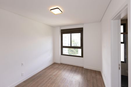 Apartamento para alugar com 142m², 3 quartos e 3 vagas Apartamento para alugar com 142m², 3 quartos e 3 vagasSuíte 2