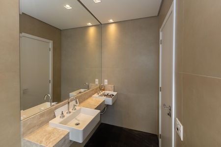 Apartamento para alugar com 142m², 3 quartos e 3 vagas Apartamento para alugar com 142m², 3 quartos e 3 vagasBanheiro da Suíte 1