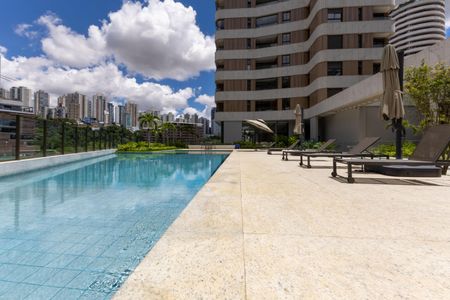 Apartamento para alugar com 142m², 3 quartos e 3 vagas Apartamento para alugar com 142m², 3 quartos e 3 vagasÁrea comum - Piscina