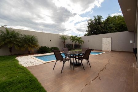 Casa de condomínio para alugar com 320m², 5 quartos e 4 vagas Casa de condomínio para alugar com 320m², 5 quartos e 4 vagasPiscina