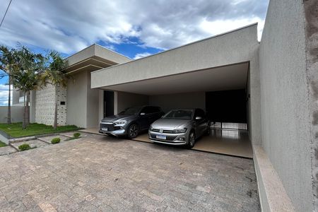 Casa de condomínio para alugar com 320m², 5 quartos e 4 vagas Casa de condomínio para alugar com 320m², 5 quartos e 4 vagasGaragem