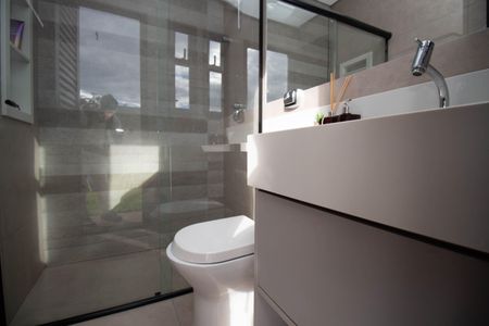 Casa de condomínio para alugar com 320m², 5 quartos e 4 vagas Casa de condomínio para alugar com 320m², 5 quartos e 4 vagasBanheiro