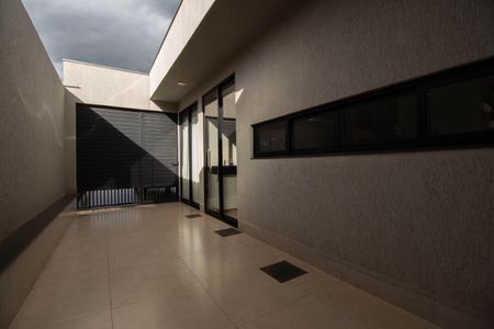 Casa de condomínio para alugar com 320m², 5 quartos e 4 vagas Casa de condomínio para alugar com 320m², 5 quartos e 4 vagasQuintal