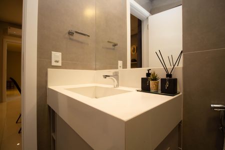 Casa de condomínio para alugar com 320m², 5 quartos e 4 vagas Casa de condomínio para alugar com 320m², 5 quartos e 4 vagasBanheiro da Suíte 3