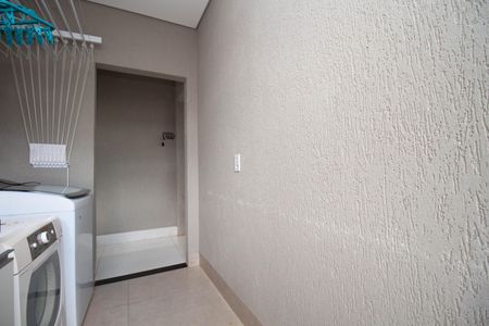 Casa de condomínio para alugar com 320m², 5 quartos e 4 vagas Casa de condomínio para alugar com 320m², 5 quartos e 4 vagasÁrea de Serviço