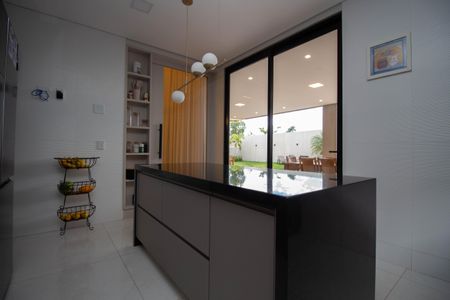 Casa de condomínio para alugar com 320m², 5 quartos e 4 vagas Casa de condomínio para alugar com 320m², 5 quartos e 4 vagasCozinha