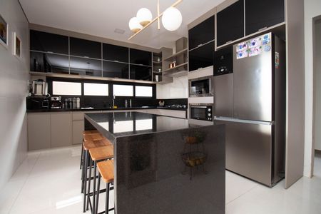 Casa de condomínio para alugar com 320m², 5 quartos e 4 vagas Casa de condomínio para alugar com 320m², 5 quartos e 4 vagasCozinha