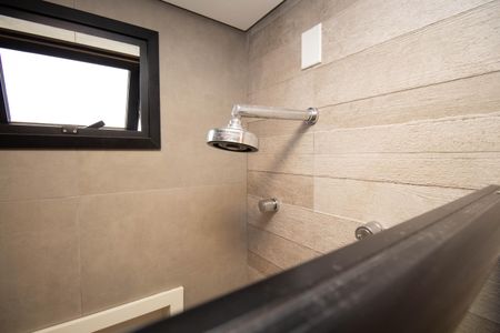 Casa de condomínio para alugar com 320m², 5 quartos e 4 vagas Casa de condomínio para alugar com 320m², 5 quartos e 4 vagasBanheiro da Suíte 2