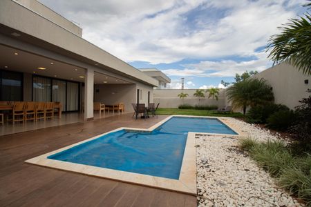 Casa de condomínio para alugar com 320m², 5 quartos e 4 vagas Casa de condomínio para alugar com 320m², 5 quartos e 4 vagasPiscina