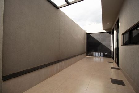 Casa de condomínio para alugar com 320m², 5 quartos e 4 vagas Casa de condomínio para alugar com 320m², 5 quartos e 4 vagasQuintal