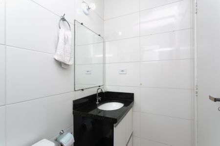 Casa de condomínio à venda com 68m², 2 quartos e 1 vagaBanheiro da Suíte 1 