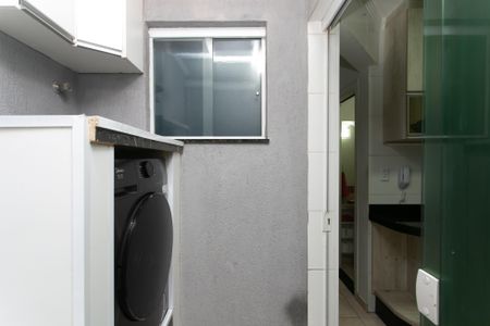 Casa de condomínio à venda com 68m², 2 quartos e 1 vagaÁrea de Serviço 