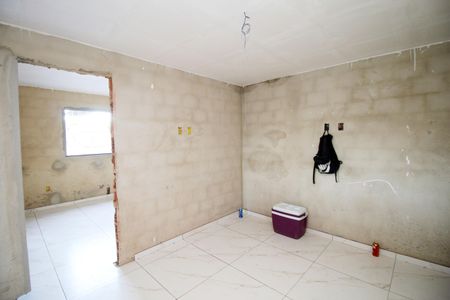 Sala de casa de condomínio para alugar com 2 quartos, 49m² em Olaria, Rio de Janeiro