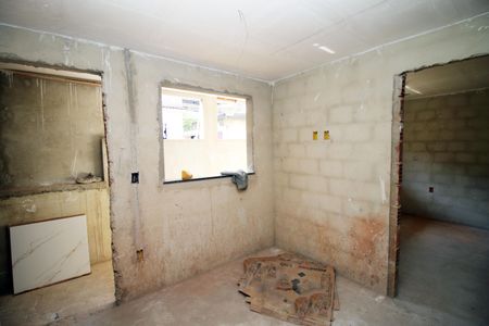 Sala de casa de condomínio para alugar com 2 quartos, 48m² em Olaria, Rio de Janeiro