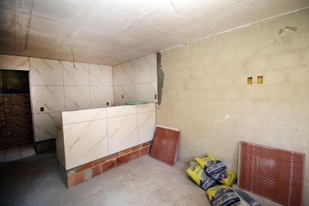 Sala de casa de condomínio para alugar com 2 quartos, 48m² em Olaria, Rio de Janeiro