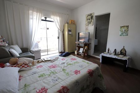 Casa à venda com 200m², 4 quartos e 4 vagasQuarto Suíte