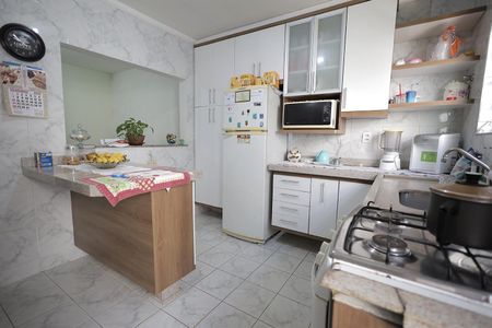Casa à venda com 200m², 4 quartos e 4 vagasCozinha