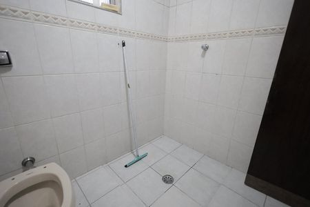 Casa à venda com 200m², 4 quartos e 4 vagasBanheiro 1
