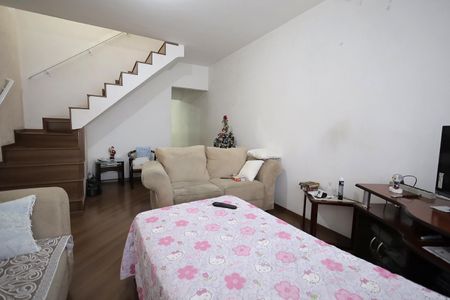 Casa à venda com 200m², 4 quartos e 4 vagasSala