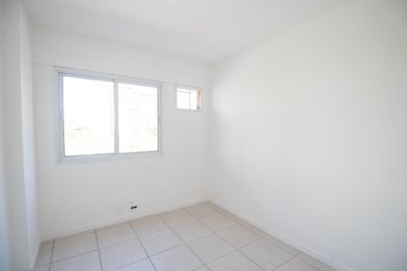 Quarto  de apartamento para alugar com 2 quartos, 66m² em Barra da Tijuca, Rio de Janeiro