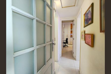 Apartamento para alugar com 168m², 4 quartos e 2 vagasCorredor