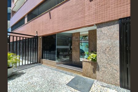 Apartamento para alugar com 168m², 4 quartos e 2 vagasFachada e portaria