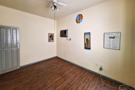 Casa à venda com 250m², 3 quartos e 2 vagas Casa à venda com 250m², 3 quartos e 2 vagasQuarto 3