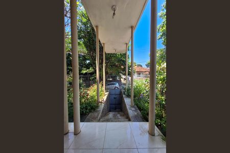 Casa à venda com 250m², 3 quartos e 2 vagas Casa à venda com 250m², 3 quartos e 2 vagasQuintal