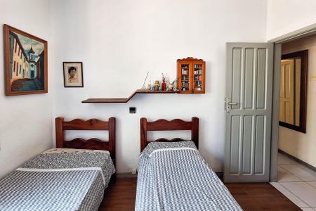 Casa à venda com 250m², 3 quartos e 2 vagas Casa à venda com 250m², 3 quartos e 2 vagasQuarto 2