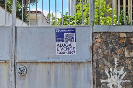 Casa à venda com 250m², 3 quartos e 2 vagas Casa à venda com 250m², 3 quartos e 2 vagasplaca