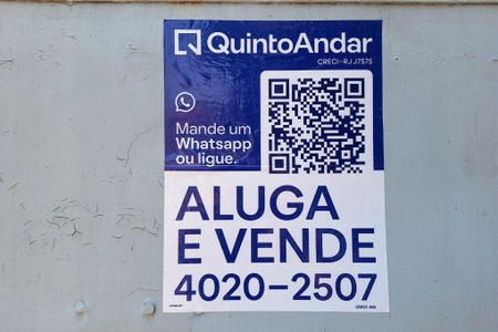 Casa à venda com 250m², 3 quartos e 2 vagas Casa à venda com 250m², 3 quartos e 2 vagasplaca