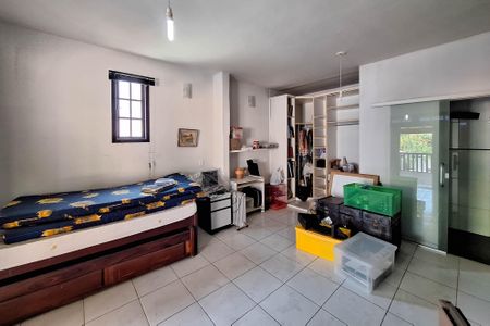 Casa à venda com 250m², 3 quartos e 2 vagas Casa à venda com 250m², 3 quartos e 2 vagasSuíte 1