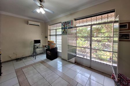 Sala de casa para alugar com 4 quartos, 200m² em Fátima, Niterói