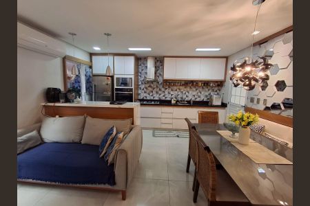 Casa de Condomínio à venda com 2 quartos, 136m² em Caxingui, São Paulo