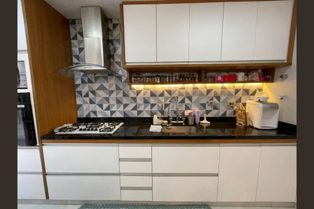 Casa de condomínio à venda com 136m², 2 quartos e 2 vagas Casa de condomínio à venda com 136m², 2 quartos e 2 vagasCozinha