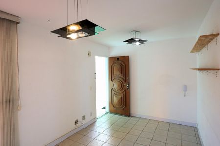Sala de apartamento para alugar com 2 quartos, 40m² em Santa Efigênia, Belo Horizonte