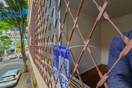 Apartamento para alugar com 105m², 3 quartos e 1 vagaPlaquinha