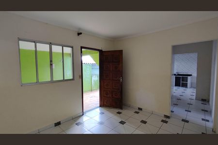 Sala de casa para alugar com 2 quartos, 70m² em Vila Santa Margarida, Ferraz de Vasconcelos