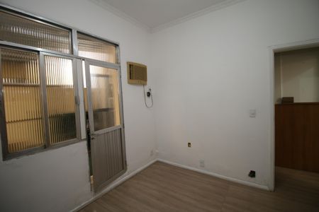 Apartamento à venda com 42m², 2 quartos e sem vagaSala/Quarto