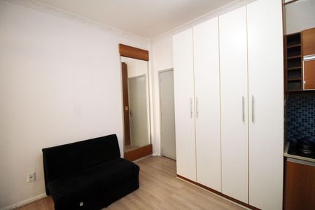 Sala/Quarto de apartamento para alugar com 2 quartos, 42m² em Vicente de Carvalho, Rio de Janeiro
