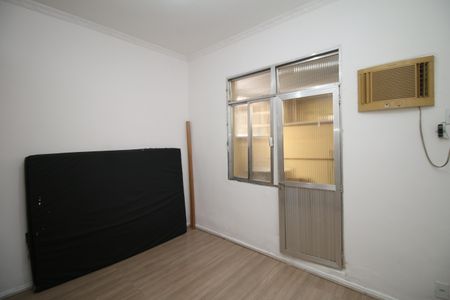 Apartamento à venda com 42m², 2 quartos e sem vagaSala/Quarto