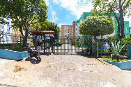 Apartamento à venda com 45m², 2 quartos e 1 vaga Apartamento à venda com 45m², 2 quartos e 1 vagaFachada + Placa