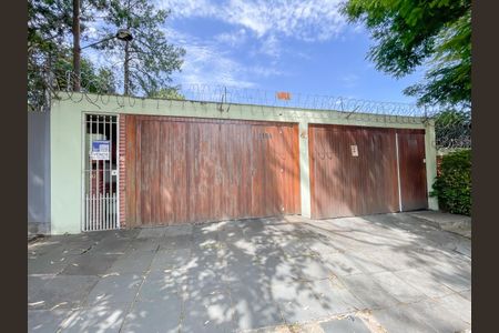 Casa à venda com 500m², 3 quartos e 5 vagasFachada