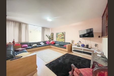 Casa à venda com 500m², 3 quartos e 5 vagasSala