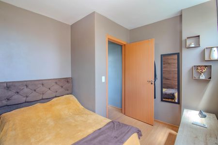 Quarto de apartamento para alugar com 1 quarto, 45m² em Santa Fe, Porto Alegre