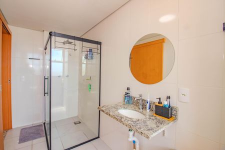 Banheiro de apartamento para alugar com 1 quarto, 45m² em Santa Fe, Porto Alegre